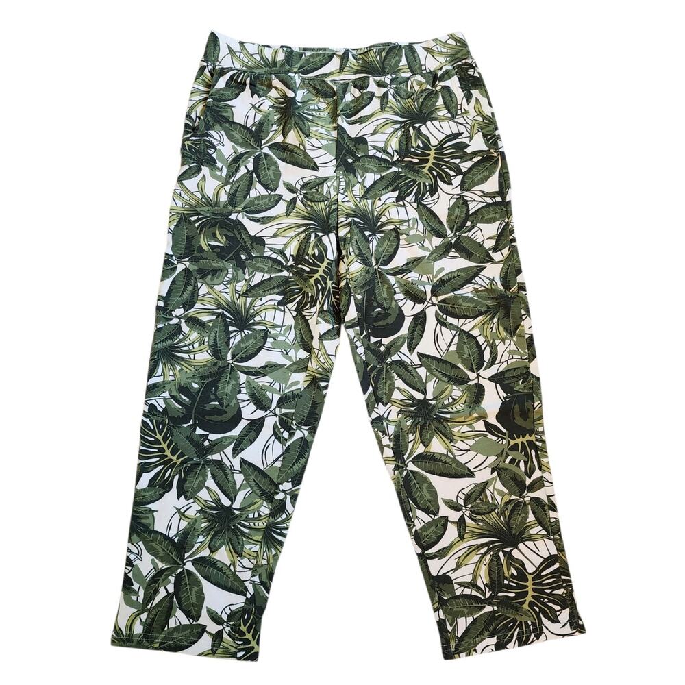 D&Co Womens Capri Pull On Pants Size XS Green White Forest Pattern Tapered Leg